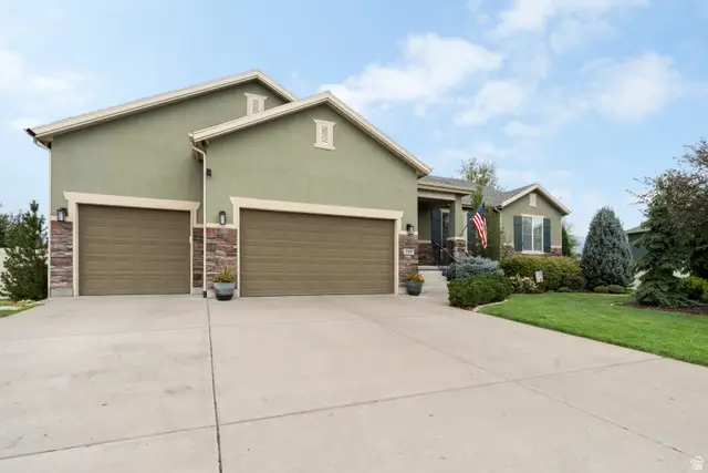 1319 S Thoroughbred Cir, Kaysville, UT 84037 - #3