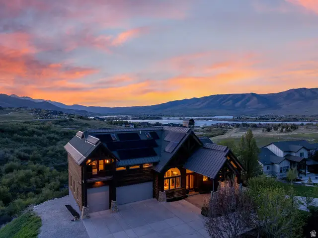 6438 E Summit Cv, Huntsville, UT 84317 - #3