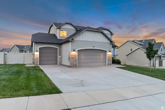 172 W Stillwater Dr, Saratoga Springs, UT 84045 - #2