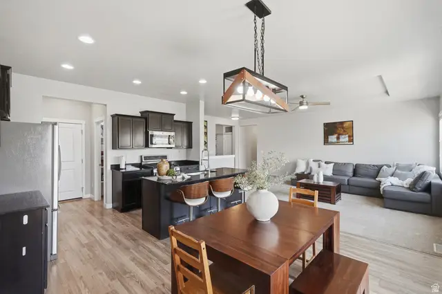 699 S Jubilee Dr, Saratoga Springs, UT 84045 - #3