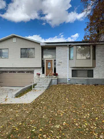 220 W Mill Rd, Ferron, UT 84523 - #1