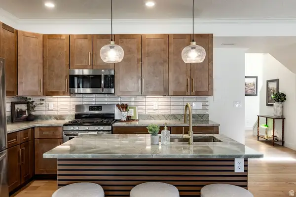 6779 S Sienna Park Ln E, Midvale, UT 84047