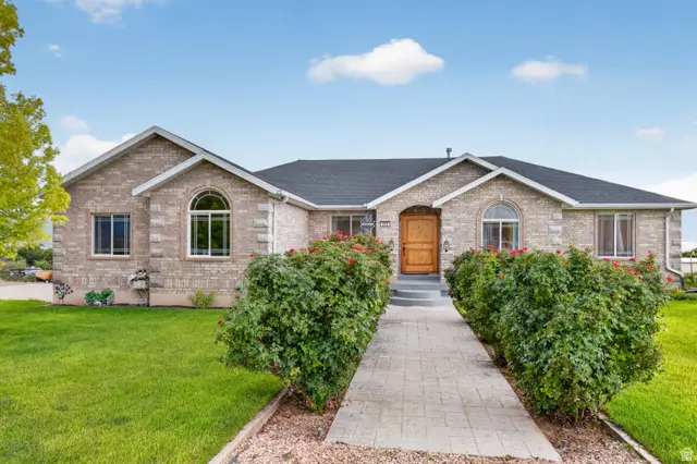 305 N Center St, Moroni, UT 84646 - #1