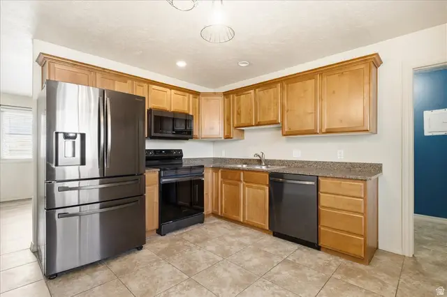 891 E Bristle Pine Pl, Millcreek, UT 84106 - #3