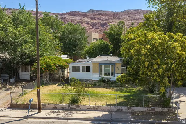 502 N Cliffview Dr, Moab, UT 84532 - #2