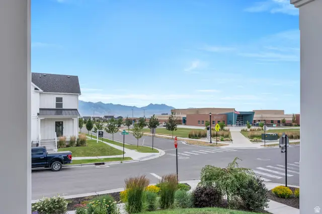 11122 S Willow Walk Dr, South Jordan, UT 84009 - #2