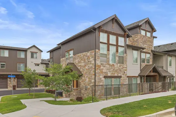 10392 S Beetdigger Blvd E, Sandy, UT 84070