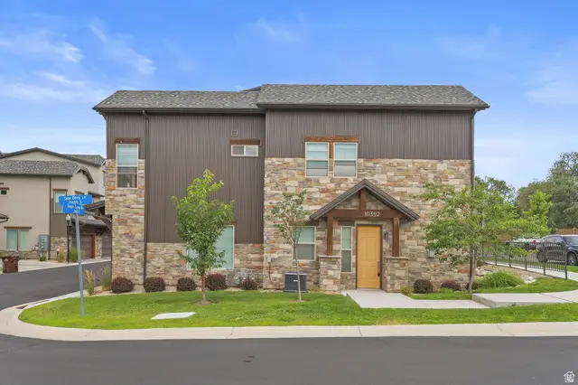 10392 S Beetdigger Blvd E, Sandy, UT 84070 - #3