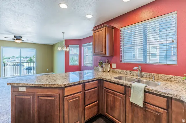 74 E Resaca Dr S #B6, Sandy, UT 84070 - #3