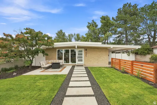 845 E Larkspur Dr, Sandy, UT 84094 - #1
