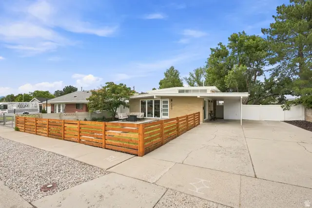 845 E Larkspur Dr, Sandy, UT 84094 - #3