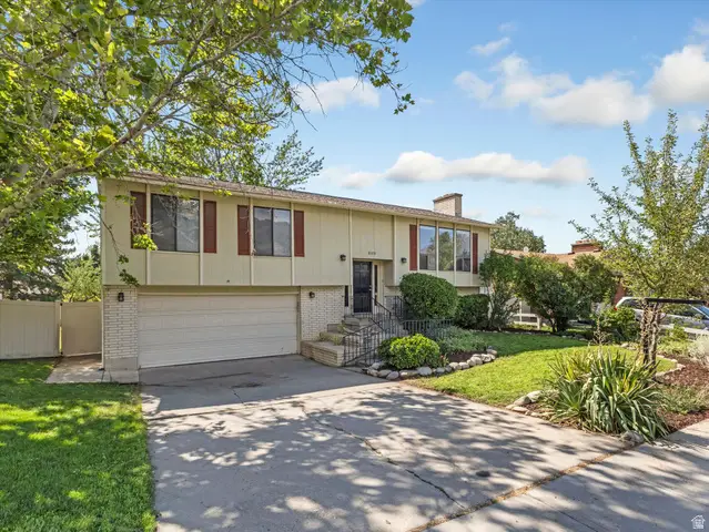 9326 Alvey Ln, Sandy, UT 84093 - #2