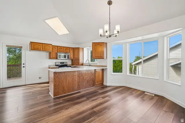 1204 E 3225 N, Layton, UT 84040 - #3