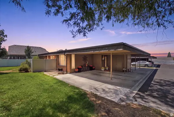 1025 Bristol Rd, Fruit Heights, UT 84037