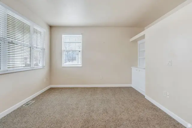 1533 W Homecoming Ave, South Jordan, UT 84095 - #3