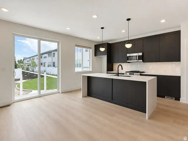 284 E Legacy Trail Ln S #4, Midvale, UT 84047 - #3