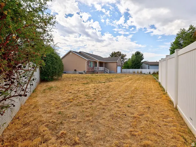 1065 S 1650 E, Clearfield, UT 84015 - #3