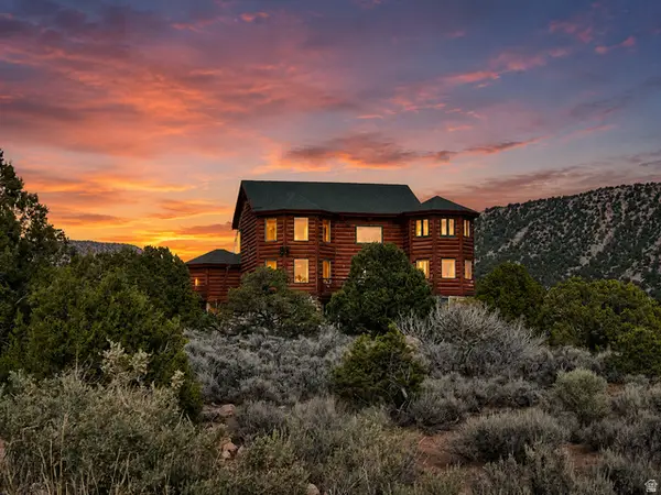 5390 N Eagle Dr, Kenilworth, UT 84529