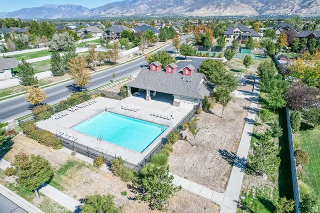 826 W Churchill Downs Dr S, Kaysville, UT 84037 - #2