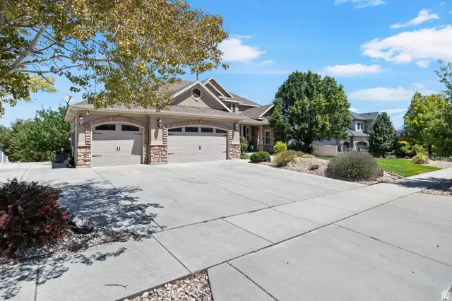6042 W Trailview Way S, Herriman, UT 84096 - #1