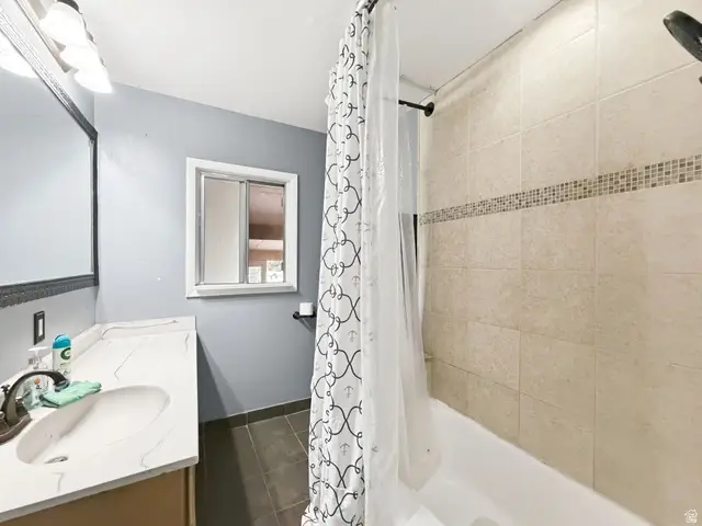 340 W Porter Ln, Centerville, UT 84014 - #3