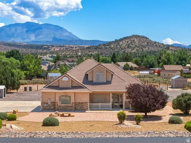 764 Dammeron Valley Dr W, Dammeron Valley, UT 84783 - #1