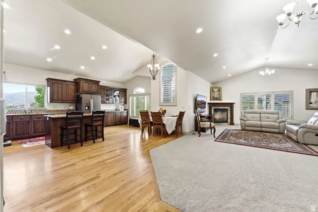 202 Edgewood Cir, North Salt Lake, UT 84054 - #2