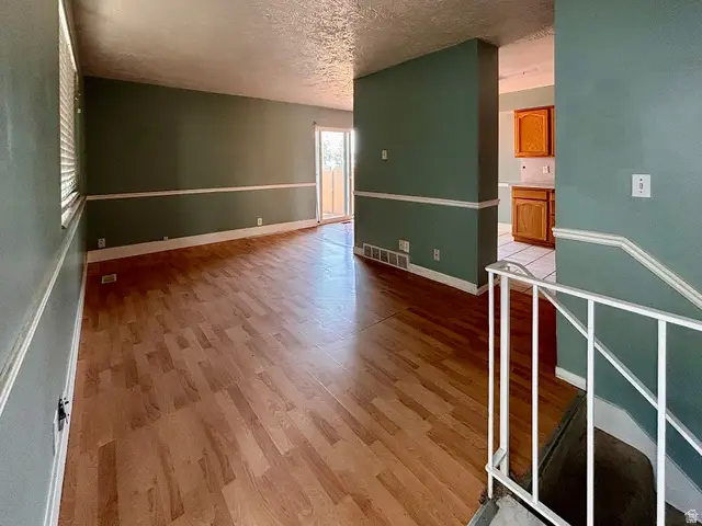 2216 W Heatherglen Dr, Taylorsville, UT 84129 - #2