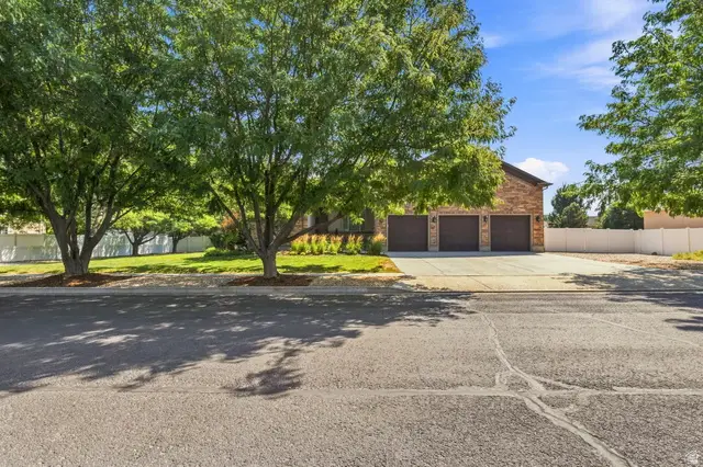 5492 Derby Ln, Stansbury Park, UT 84074 - #3