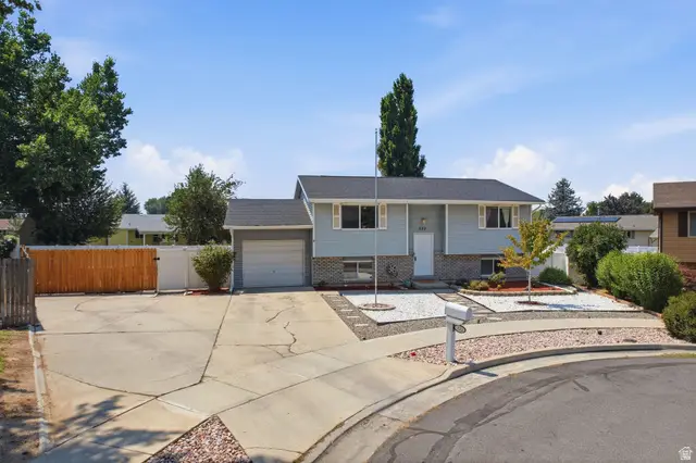 322 E Annalyn Dr, Sandy, UT 84070 - #3