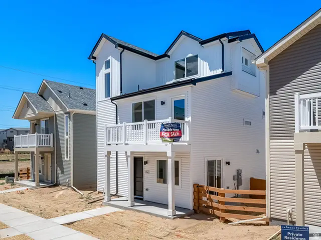 69 N Jordan River Way, Saratoga Springs, UT 84045 - #2