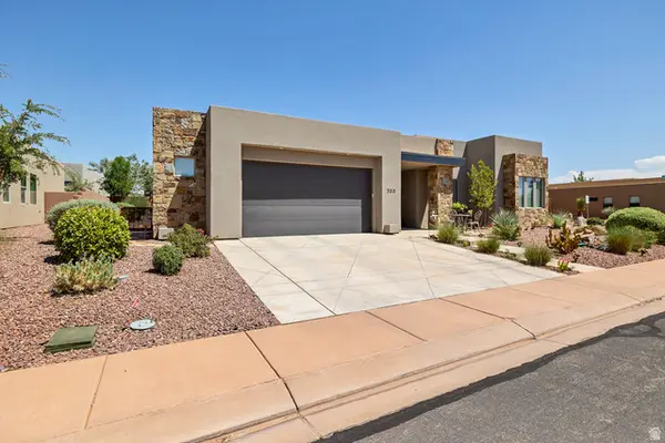 3215 S Sandstone Dr W, Hurricane, UT 84737