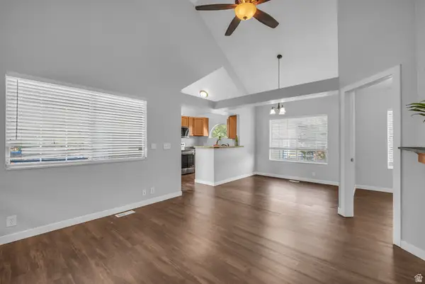 1387 W Breakwater Dr S, Taylorsville, UT 84123