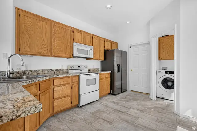 1448 W Summer Poppy Dr, Saint George, UT 84790 - #3