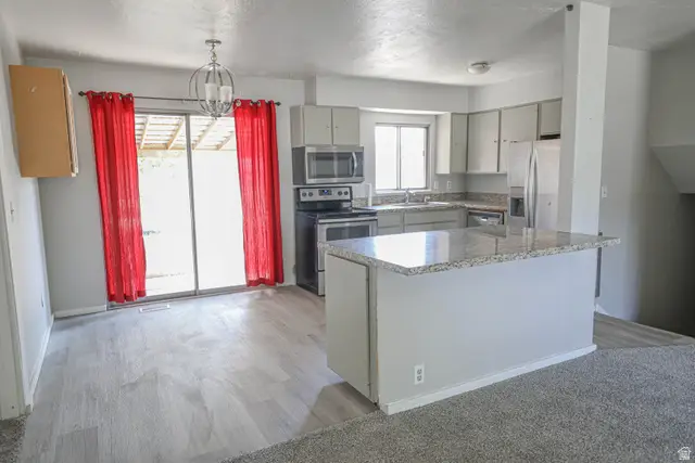 956 N 1175 W, Clinton, UT 84015 - #1