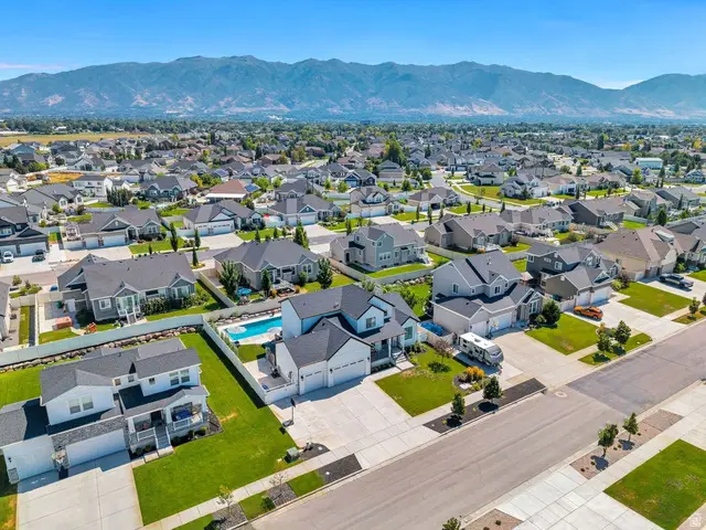 623 S Alberta Spruce Dr, Layton, UT 84041 - #3