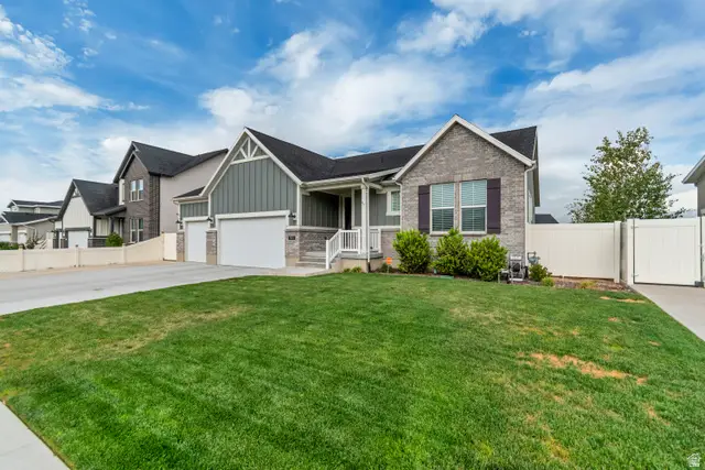 8061 S Oakridge Dr, West Jordan, UT 84081 - #2