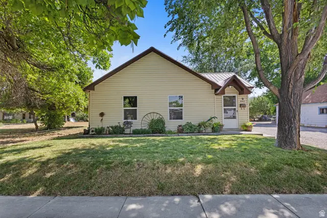 441 Tremont St S, Tremonton, UT 84337 - #2