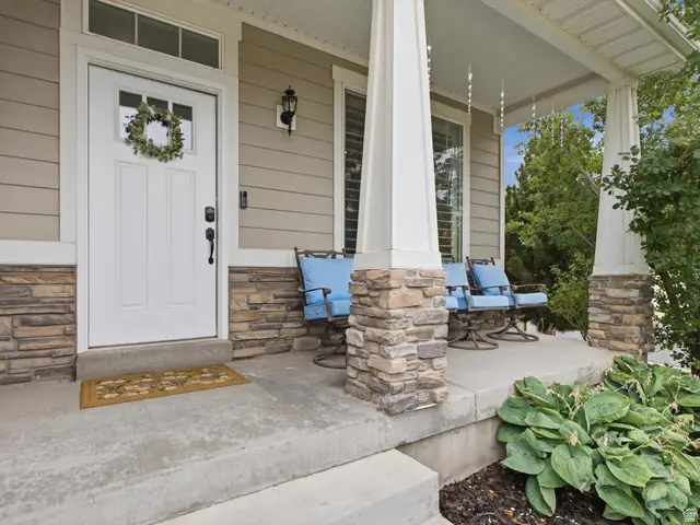 3827 W Coastal Dune Dr, South Jordan, UT 84009 - #2