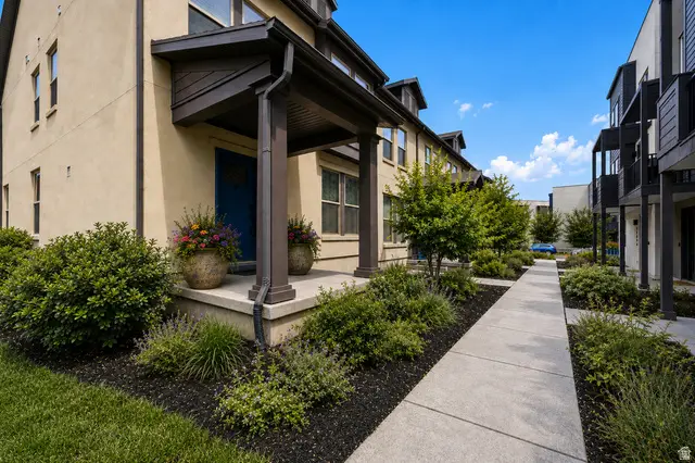 11338 S Willow Walk Dr, South Jordan, UT 84009 - #2