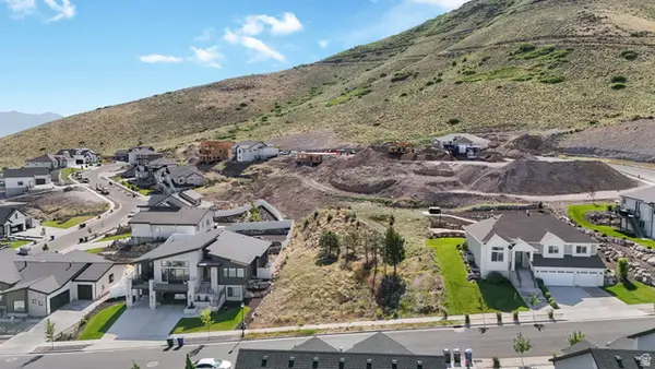 14639 S Annika Run Dr W #16, Herriman, UT 84096