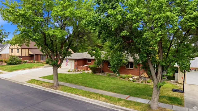 479 E Evesham Dr, Murray, UT 84107 - #3