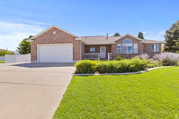 1417 W 1360 N, Clinton, UT 84015