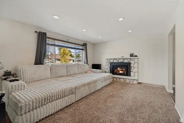 1102 E Sleepy Hollow Ln S, Sandy, UT 84094 - #2