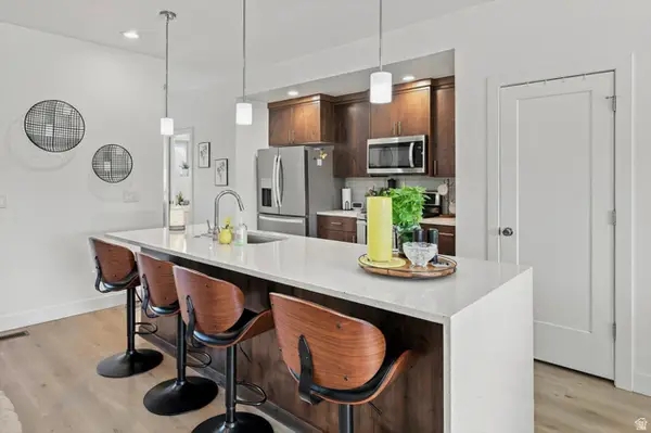 467 W 2200 N, Layton, UT 84041