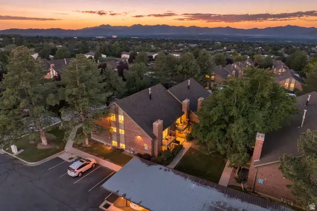 1243 E Cottonwood Hills Dr, Sandy, UT 84094 - #3