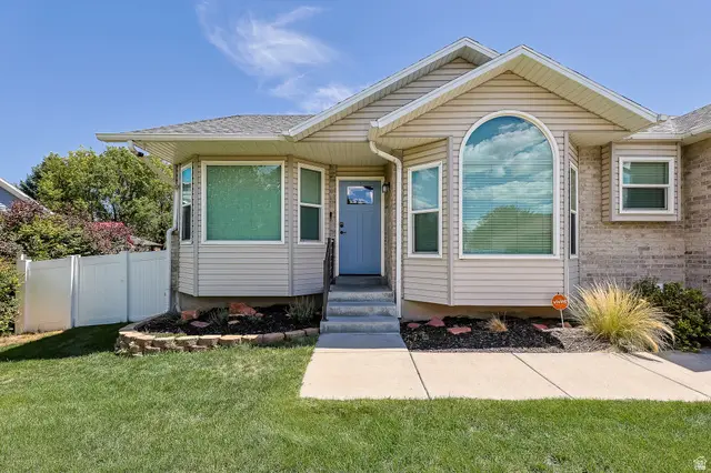 9271 S Grand Teton Dr, West Jordan, UT 84088 - #3