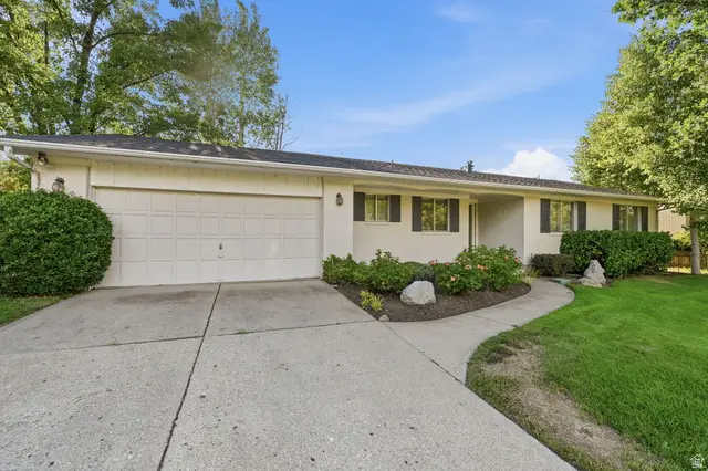 5714 S Laurelwood St, Holladay, UT 84121 - #3