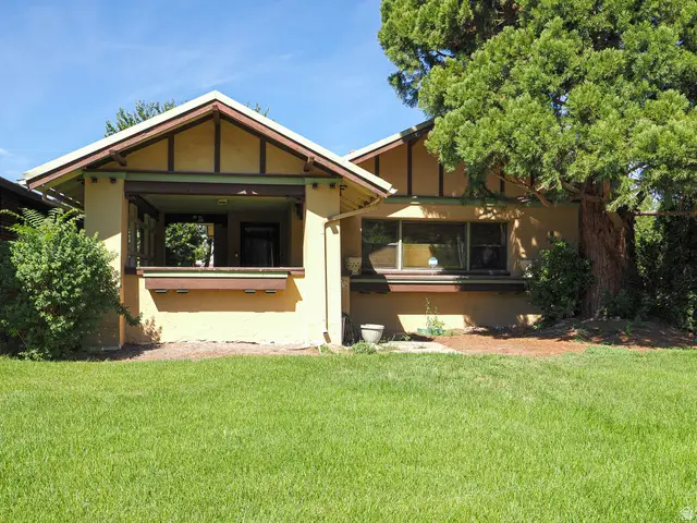 2466 S Highland Dr, Salt Lake City, UT 84106 - #2
