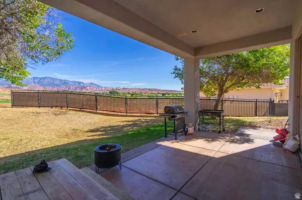 301 N Fairway Cir, Washington, UT 84780